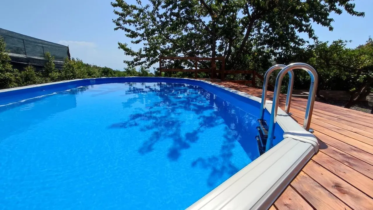 Villa Feluchia Tra Il Mare E Il Vulcano Ачиреале 2*,  Италия