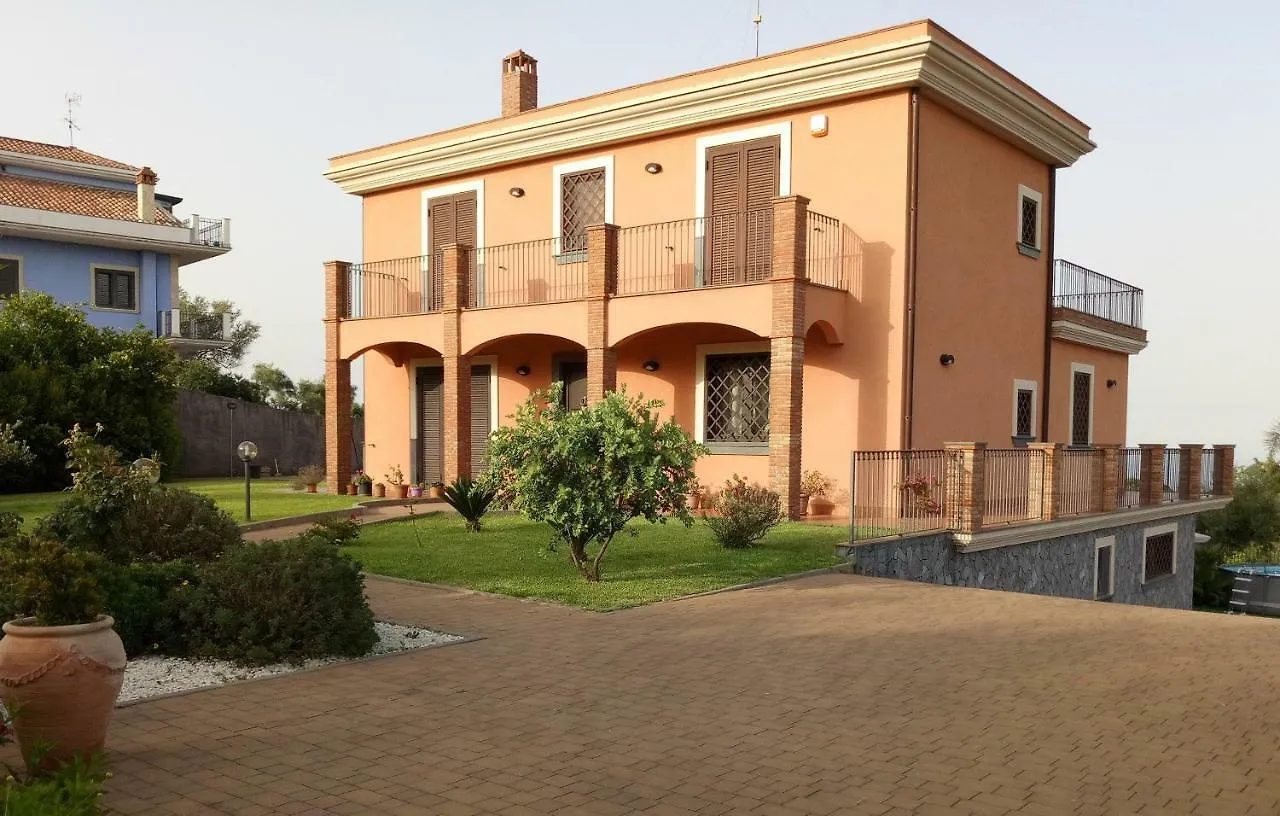Villa Feluchia Tra Il Mare E Il Vulcano Acireale 2*,  Italien