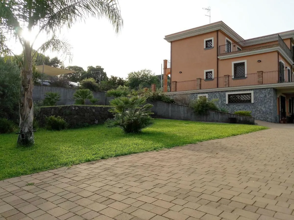 Bed & Breakfast Villa Feluchia Tra Il Mare E Il Vulcano Acireale