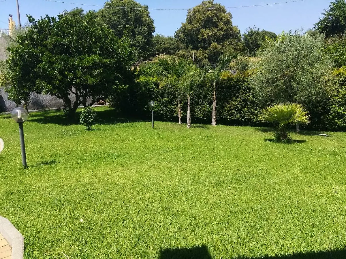 ** Bed & Breakfast Villa Feluchia Tra Il Mare E Il Vulcano Acireale Italy